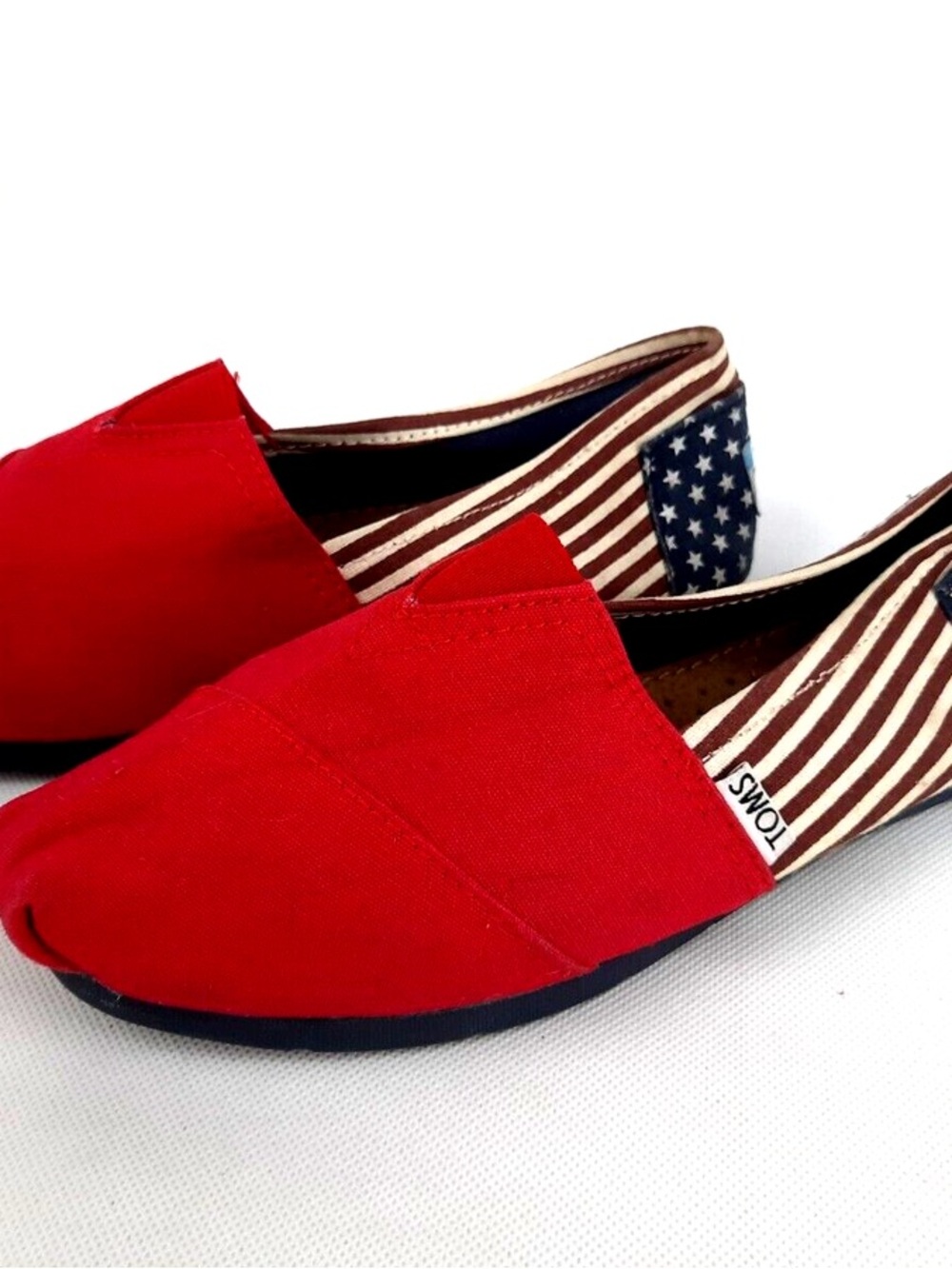 TOMS Avalon USA American Flag Slip On Canvas Shoes Red White Blue Womens 9